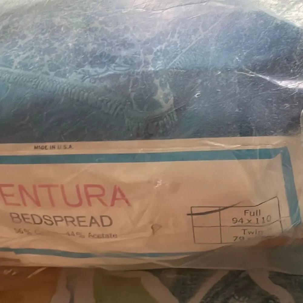 Vintage NOS Deadstock Morgan-Jones Ventura Bedspread Full Gold Floral Fringe